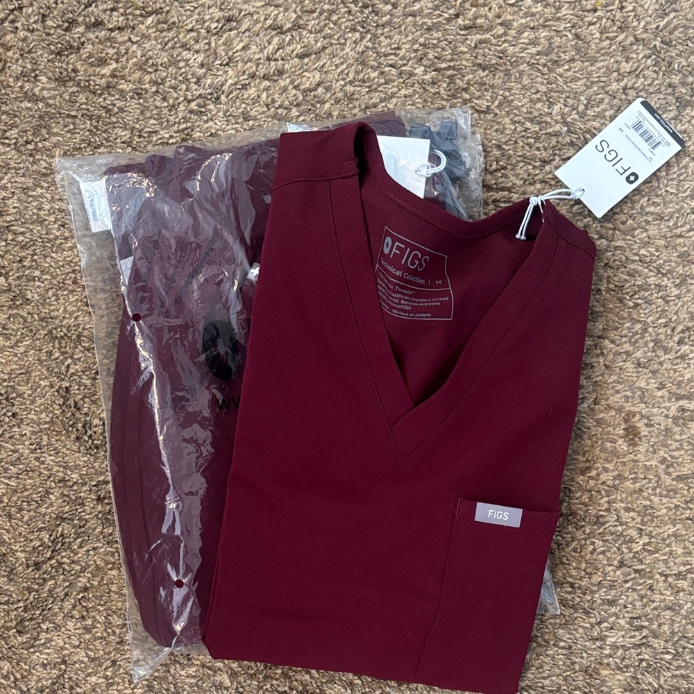 FIGS Burgundy set (medium)